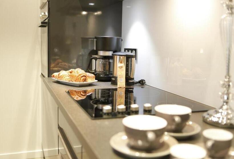 آپارتمان لوکس 1 خوابه, Roi De Sicile   Rivoli    Luxury Apartment