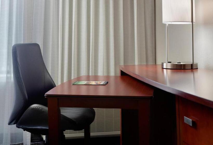 Стандартный Номер Кровать Кинг, Courtyard By Marriott Fayetteville