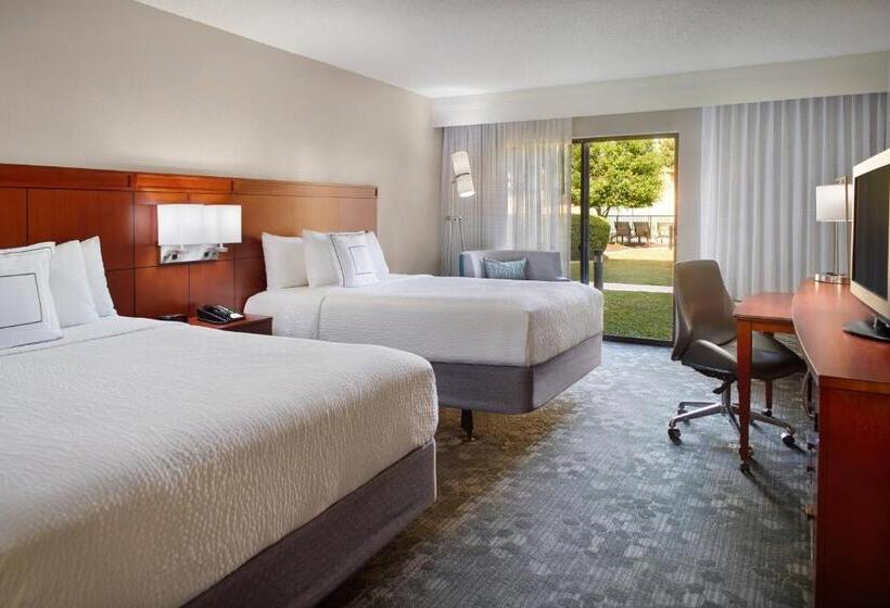 Номер Стандарт, Courtyard By Marriott Fayetteville