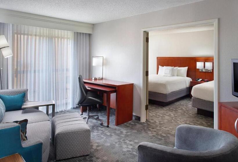 Люкс, Courtyard By Marriott Fayetteville
