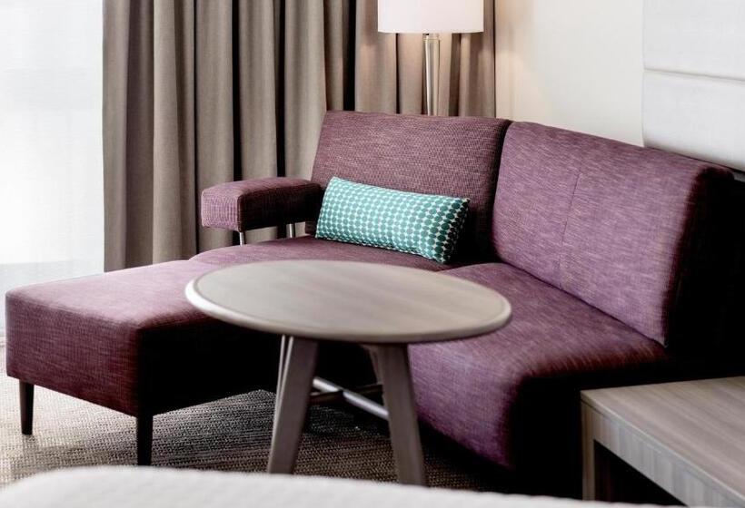 带大床的标准间, Crowne Plaza Atlanta  Midtown, An Ihg
