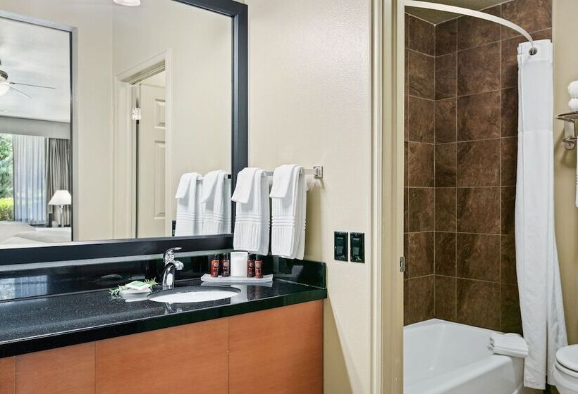 Стандартный Номер Кровать Кинг, Flanigan`s Resort And Spa
