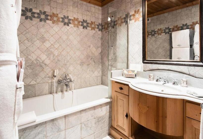 اتاق استاندارد با چشم‌انداز کوهستان, Hôtel Le Blizzard