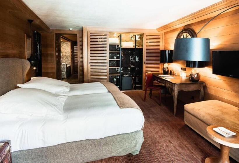 اتاق لوکس با چشم‌انداز شهر, Hôtel Le Blizzard