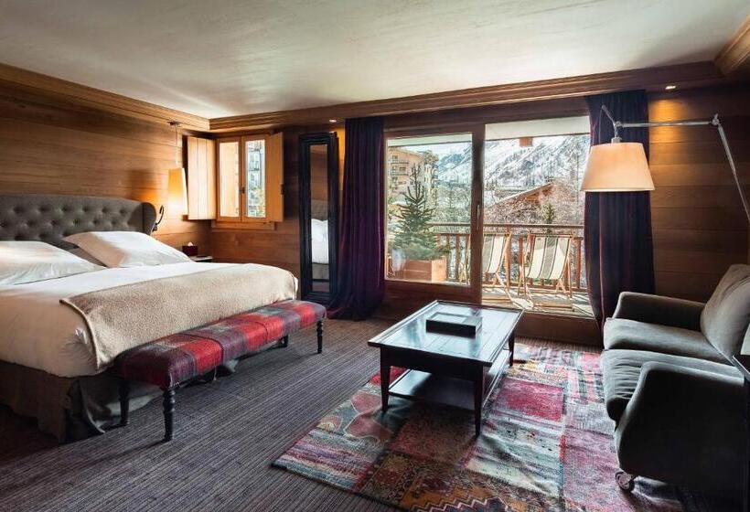 سوئیت جونیور با چشم‌انداز کوهستان, Hôtel Le Blizzard