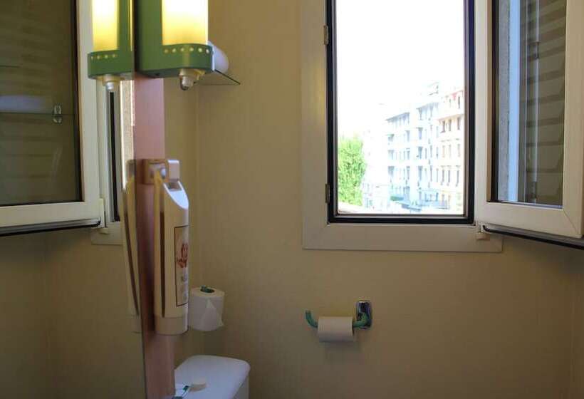 스탠다드 룸, Ibis Nice Centre Gare