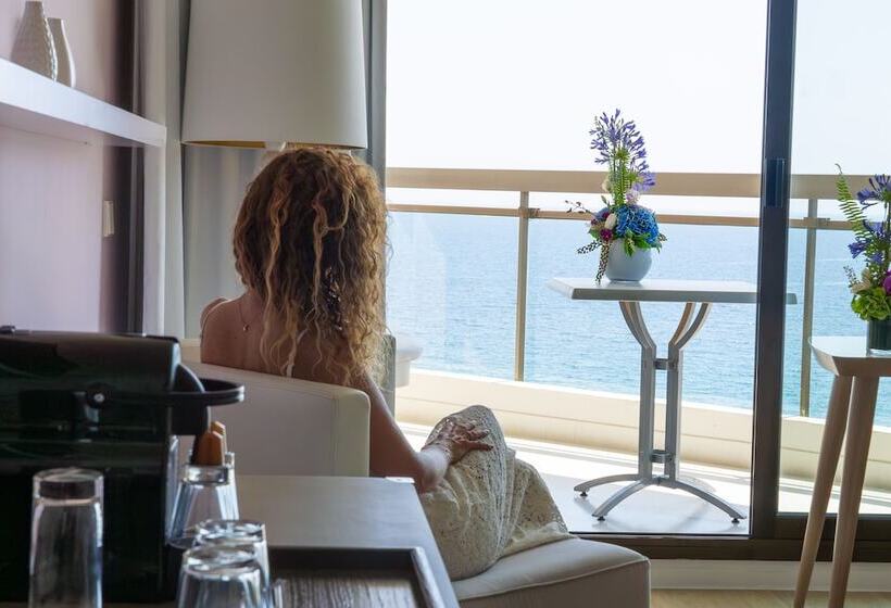 Номер Deluxe Вид на Море, Pullman Cannes Mandelieu Royal Casino