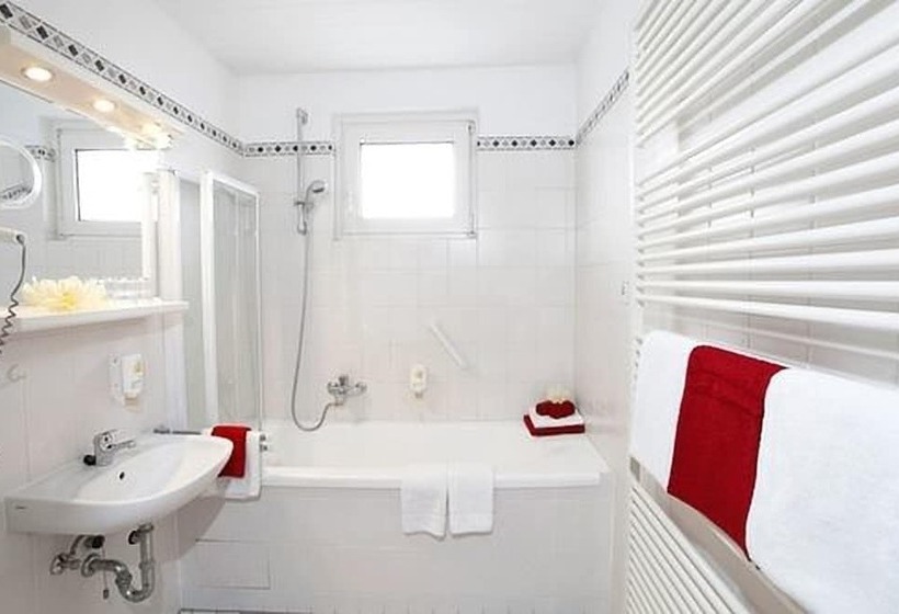اتاق استاندارد چهار تخته, Centro Hotel Norderstedter Hof By Ina