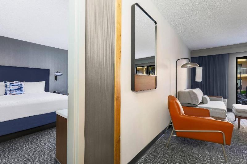 스위트 킹사이즈 침대, Courtyard Tucson Airport