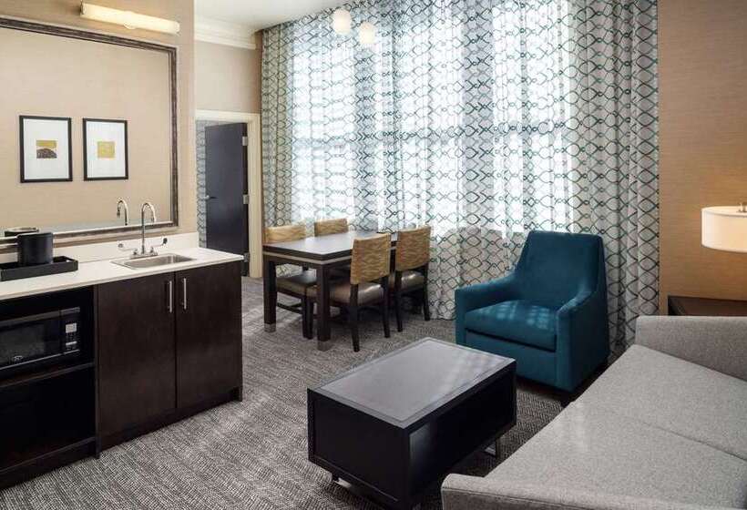 Люкс Кровать Кинг, Embassy Suites Little Rock