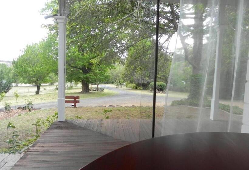 스위트, Moore Park Inn