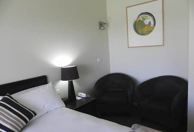 디럭스 스위트, Moore Park Inn