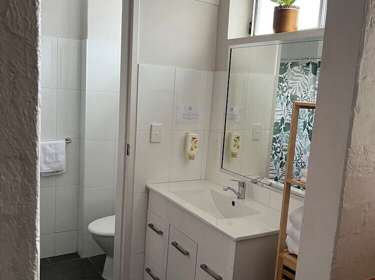 Quarto Estandar, Riverbank Park Motel