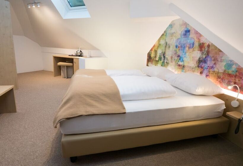 سوئیت خانواده 2 خوابه, Family Hotel Schloss Rosenegg