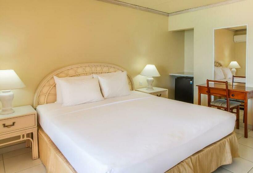 اتاق استاندارد با تخت بزرگ, Barbados Beach Club Resort   All Inclusive