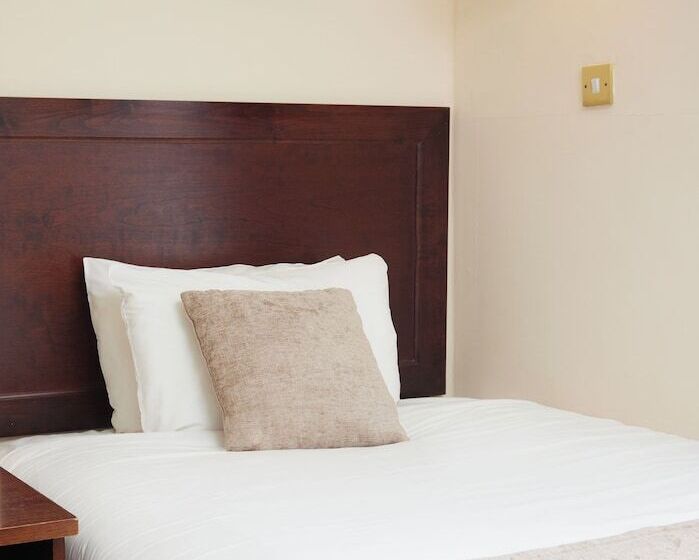 اتاق استاندارد یک نفره, Bell Hotel & Inn By Greene King Inns