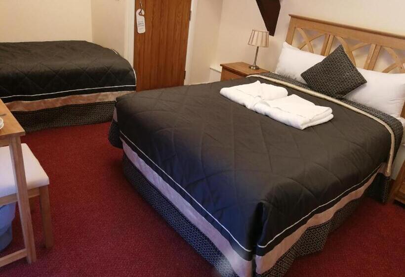 Семейный Номер, Crown Hotel Brackley