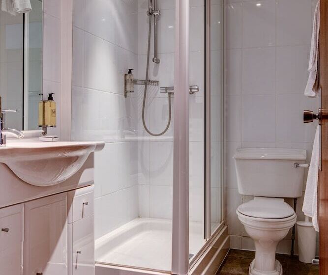 Номер Стандарт, Best Western Plus The Connaught Hotel And Spa