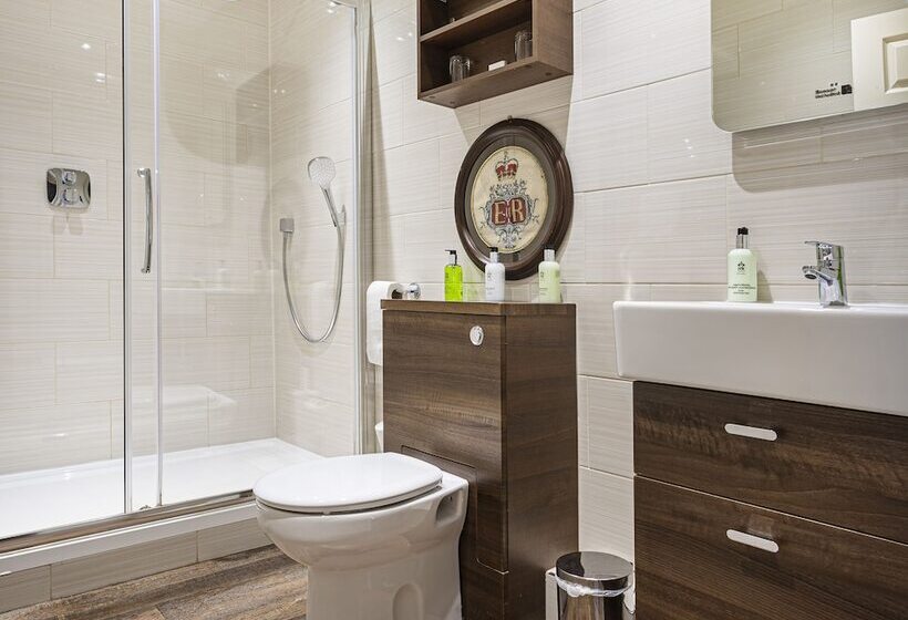Suíte Deluxe, The Royal Oak Hotel, Welshpool, Mid Wales