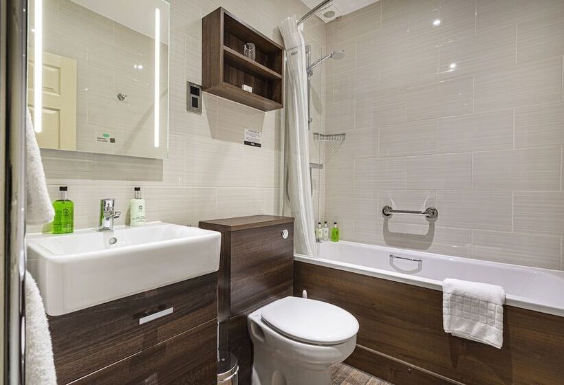 Quarto Superior, The Royal Oak Hotel, Welshpool, Mid Wales