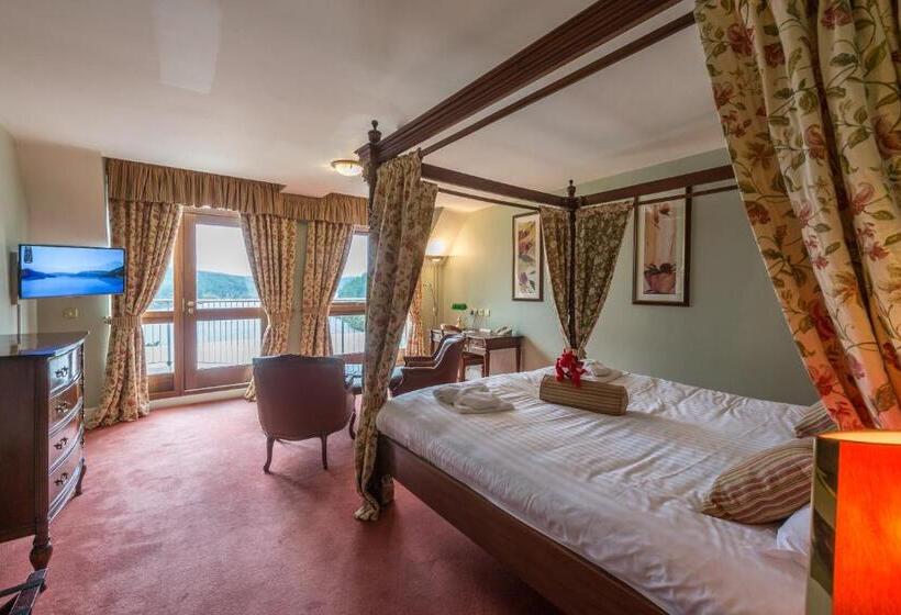 Номер Премиум Вид на Озеро, Lake Vyrnwy Hotel & Spa