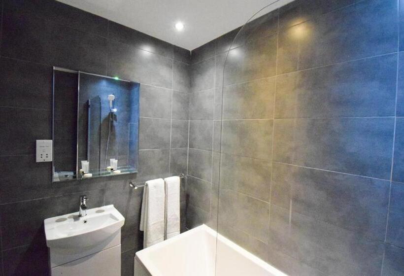 Quarto Triplo Estandar, Pembridge Palace