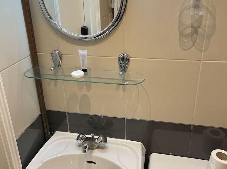 Quarto Estandar Individual, Pembridge Palace