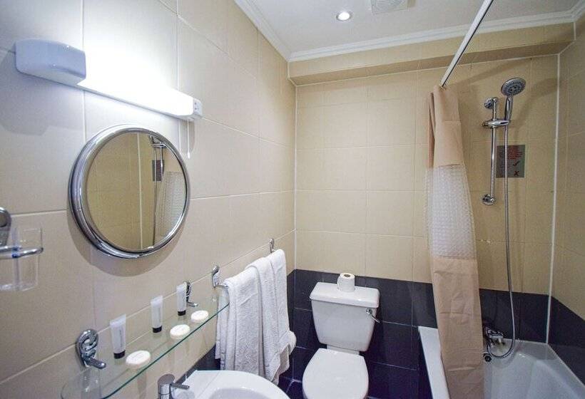 Quarto Triplo Estandar, Pembridge Palace
