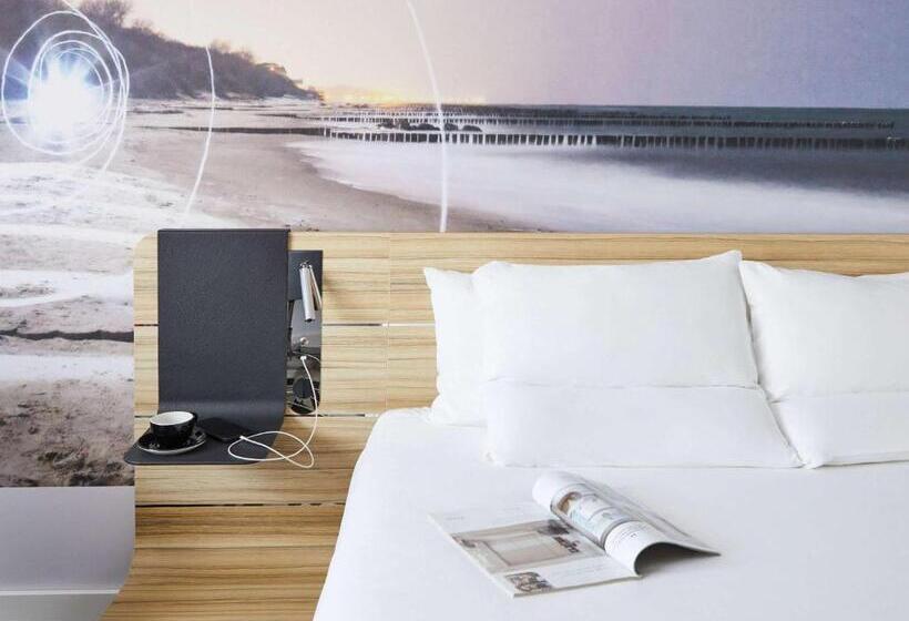 Quarto Superior, Novotel Birmingham Airport Terminal Building   Nec
