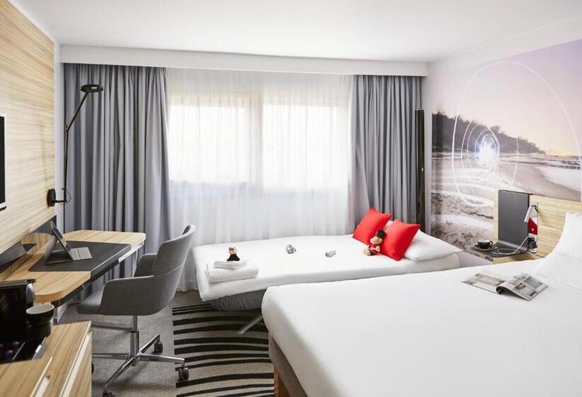 Quarto Familiar, Novotel Birmingham Airport Terminal Building   Nec