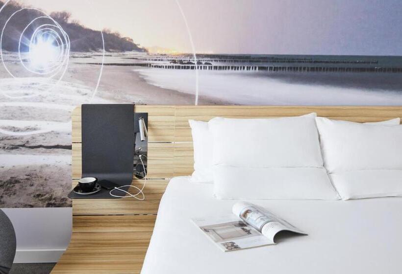 Quarto Estandar Cama Casal, Novotel Birmingham Airport Terminal Building   Nec