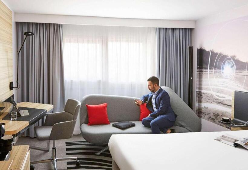 Quarto Estandar Cama Casal, Novotel Birmingham Airport Terminal Building   Nec