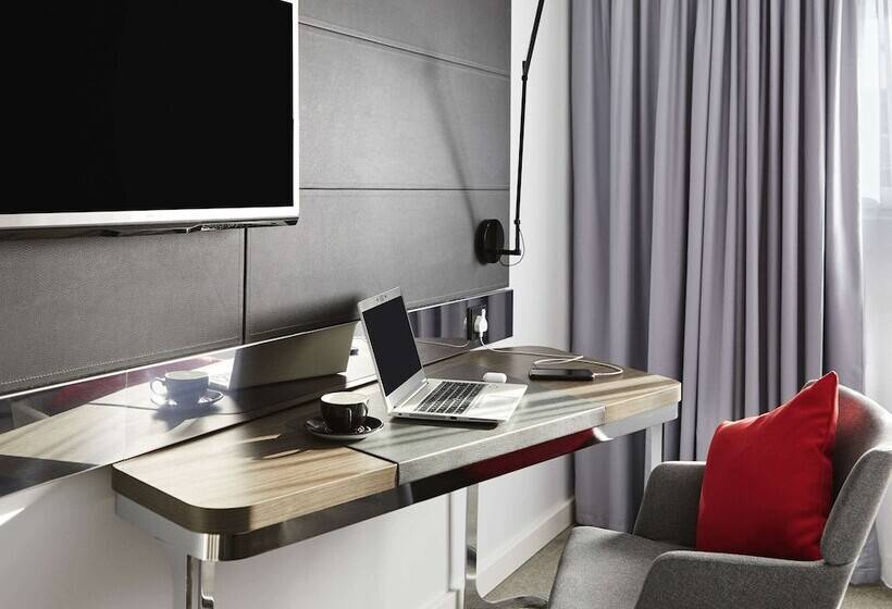 Quarto Superior, Novotel Birmingham Airport Terminal Building   Nec