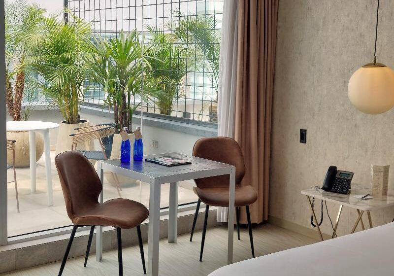 行政房间, Novotel Southampton