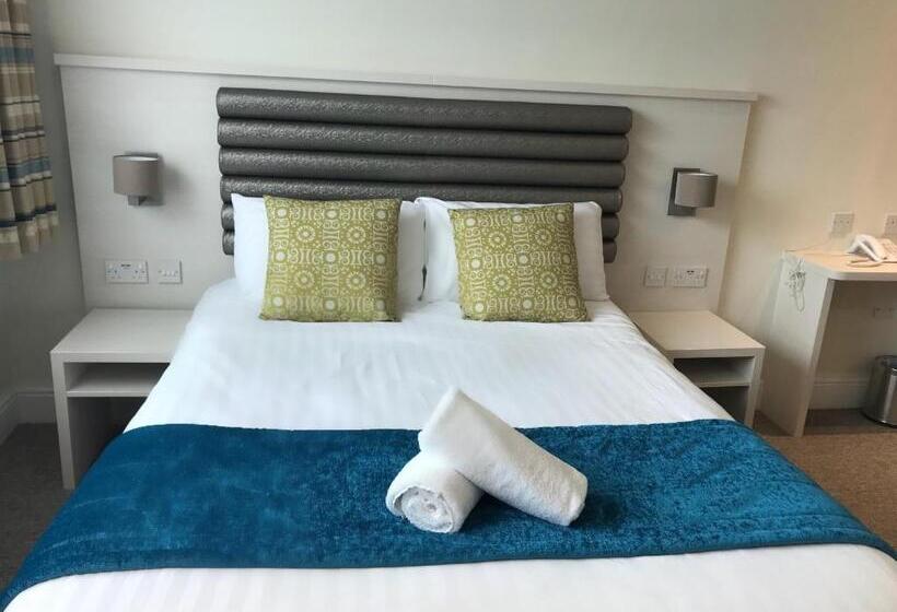 Family Connecting Room, St Ives