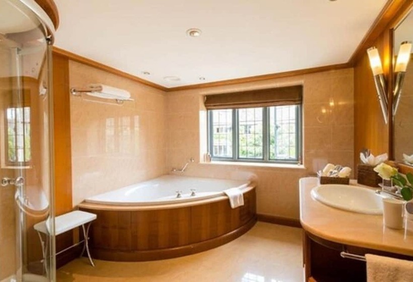 Люкс Повышенной Комфортности, Whatley Manor