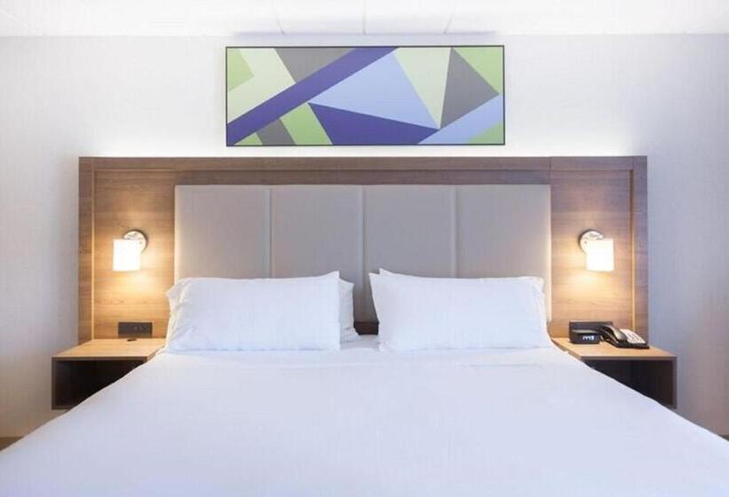 キングサイズベッドのスイートルーム, Holiday Inn Express Hotel & Suites Charlottetown, An Ihg