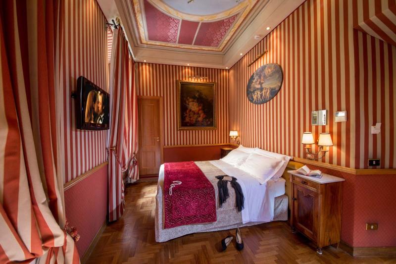 キングサイドベッドのスタンダードワンルーム, Hôtel Le Cantlie Suites