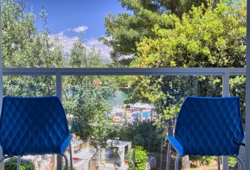 Номер Стандард Боковой Вид на Море с Балконом, Tui Blue Kalamota Island   All Inclusive