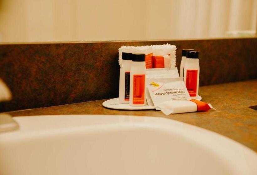 スイート, Super 8 By Wyndham Revelstoke Bc