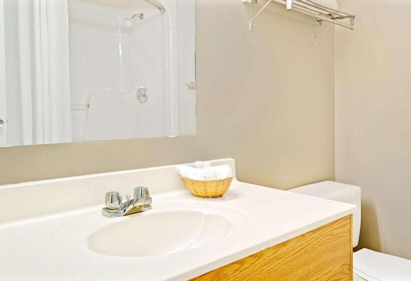 Студио Стандарт Кровать Кинг, Super 8 By Wyndham Toronto East On