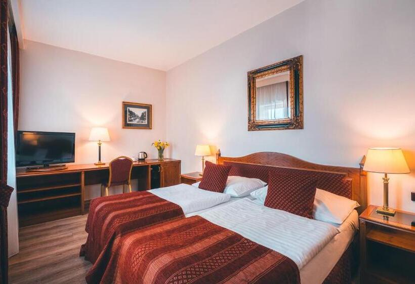 Quarto Estandar, Ariston Prague