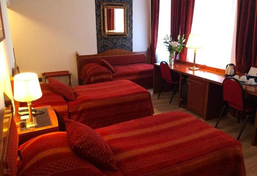 Quarto Triplo Estandar, Ariston Prague