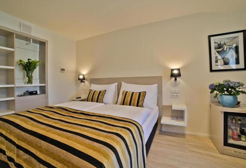 Quarto Superior, Ariston Prague