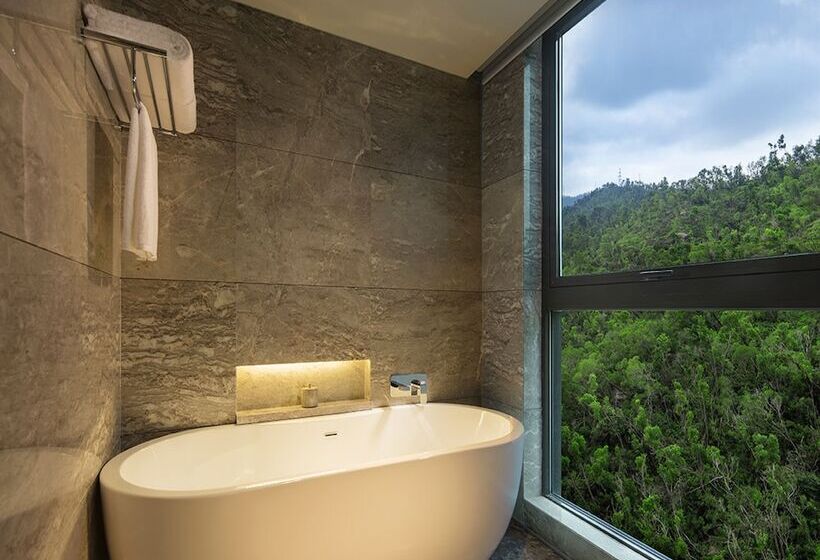 Номер Deluxe, Grand Bay Hotel Zhuhai