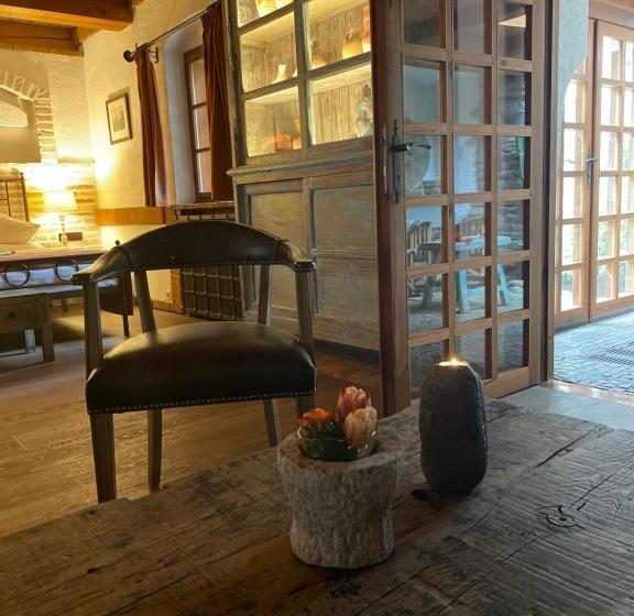 豪华房间, Romantik Hotel U Raka
