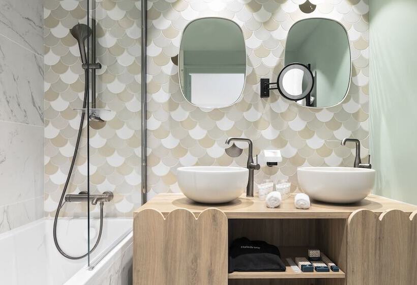 Quarto Estandar Vista Lago, Black Bass