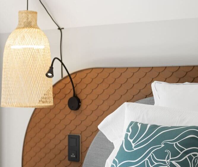 Suite with lake view, Black Bass