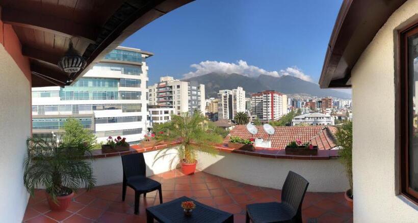 Classic room with balcony, Kitu