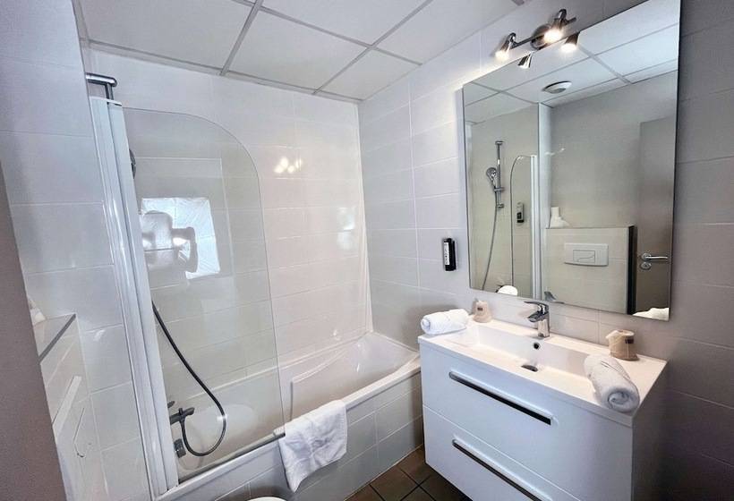Семейный Номер, Best Western Voiron Centre